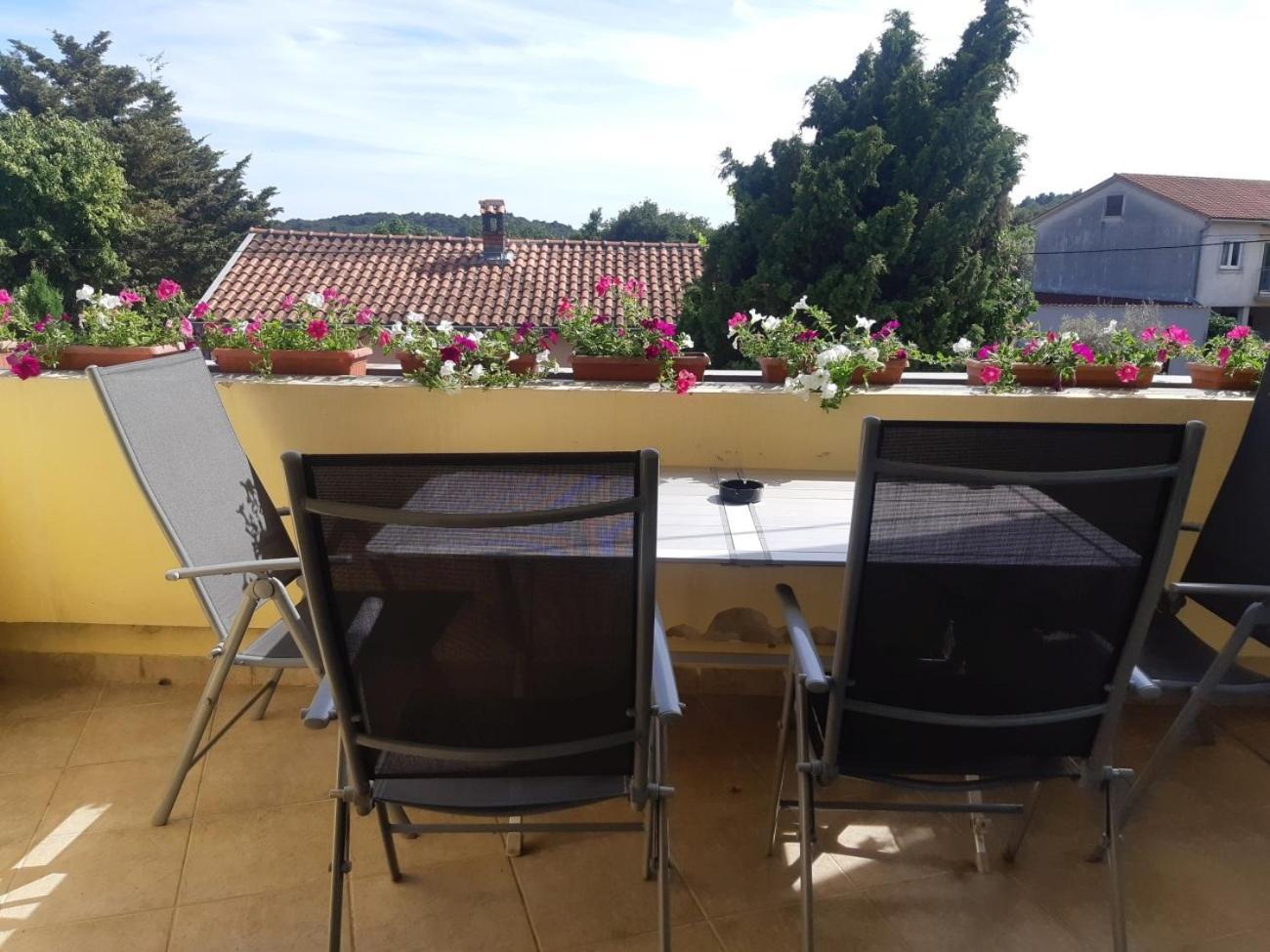 Apartment Marija Pula Buitenkant foto